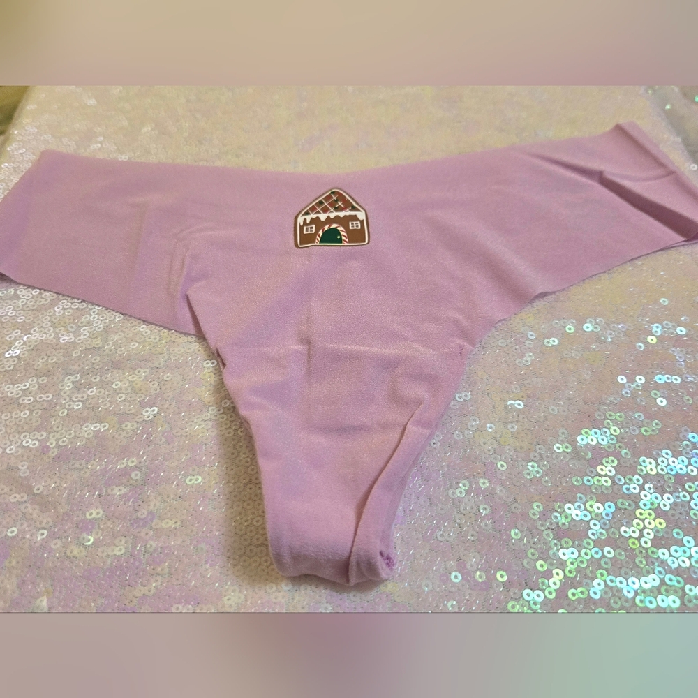5/$40🛍 Victoria's Secret PINK No Show Light Purple Gingerbread House Thong NWOT